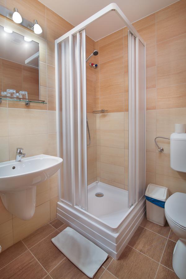 Lipa Hotel Es Etterem Szentgotthard Luaran gambar