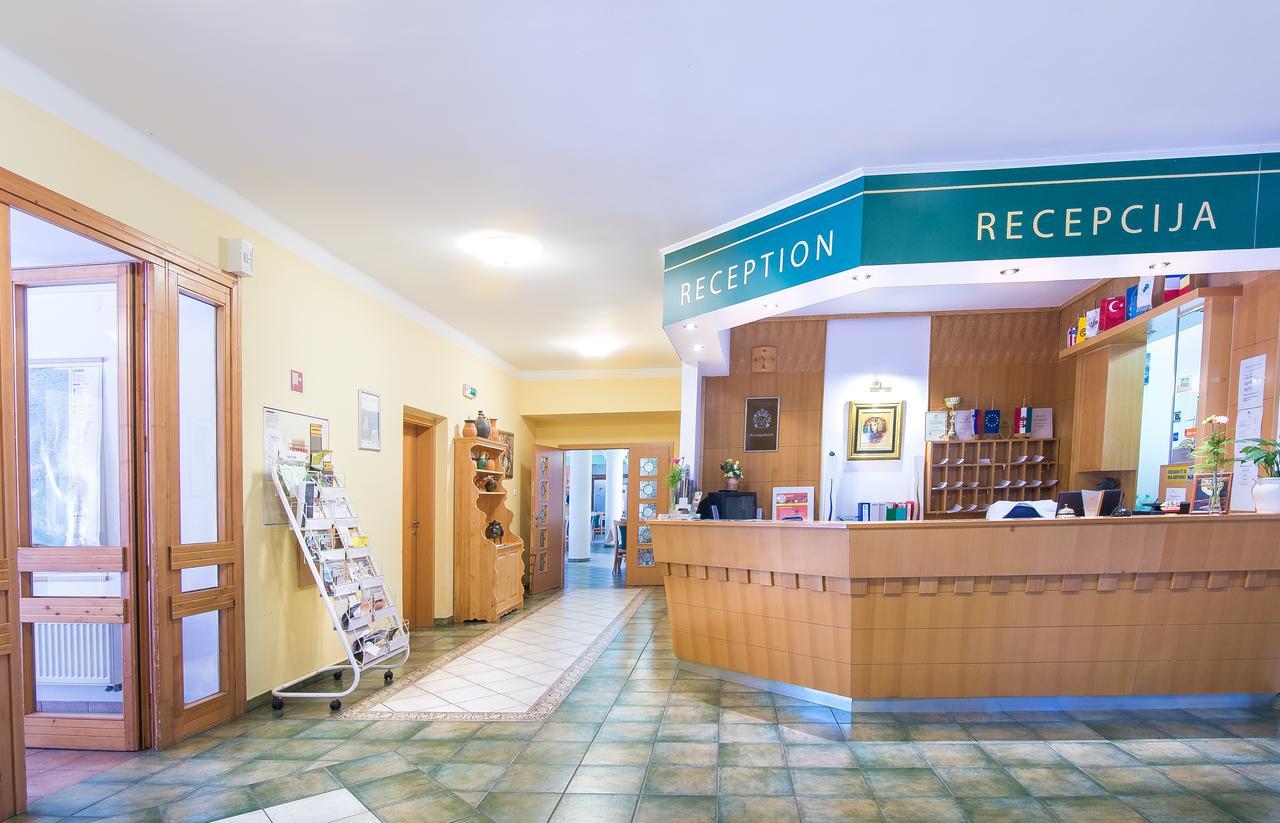 Lipa Hotel Es Etterem Szentgotthard Luaran gambar